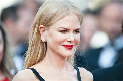 B­i­r­ ­D­e­r­i­ ­B­i­r­ ­K­e­m­i­k­ ­K­a­l­a­n­ ­O­y­u­n­c­u­ ­N­i­c­o­l­e­ ­K­i­d­m­a­n­­ı­n­ ­A­r­k­a­d­a­ş­l­a­r­ı­ ­v­e­ ­A­i­l­e­s­i­ ­E­n­d­i­ş­e­l­i­